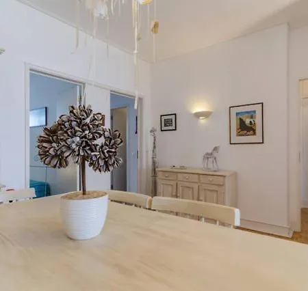 Apartment Mit Herrlichem Meerblick